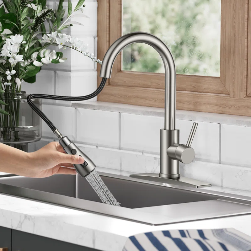 Pull Down Single Handle Kitchen Faucet - Image 4